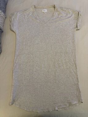 Cream V-Neck Pocket T-Shirt Dress